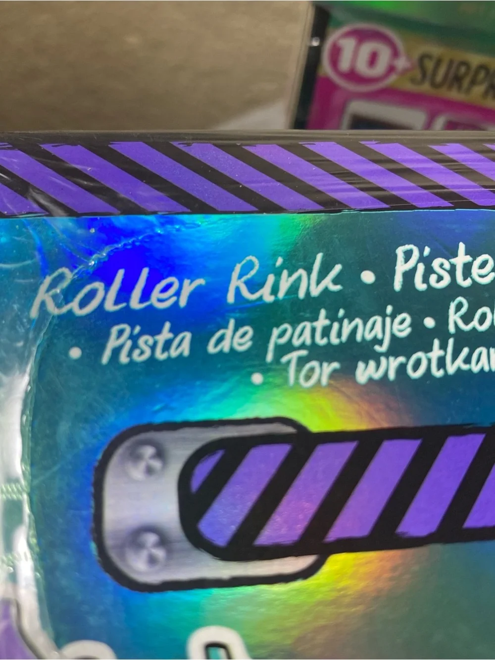 L.O.L. Surprise! holographic boxes with dolls classroom roller rink
